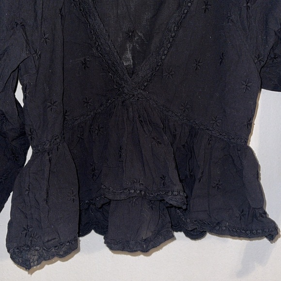 🌹SUNDAY BEST CROP EMBROIDERED TOP - Picture 3 of 9